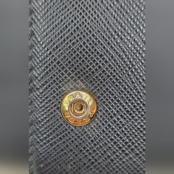 Prada Leather wallet with detachable badge holder/ card holder - Picture 9 of 11